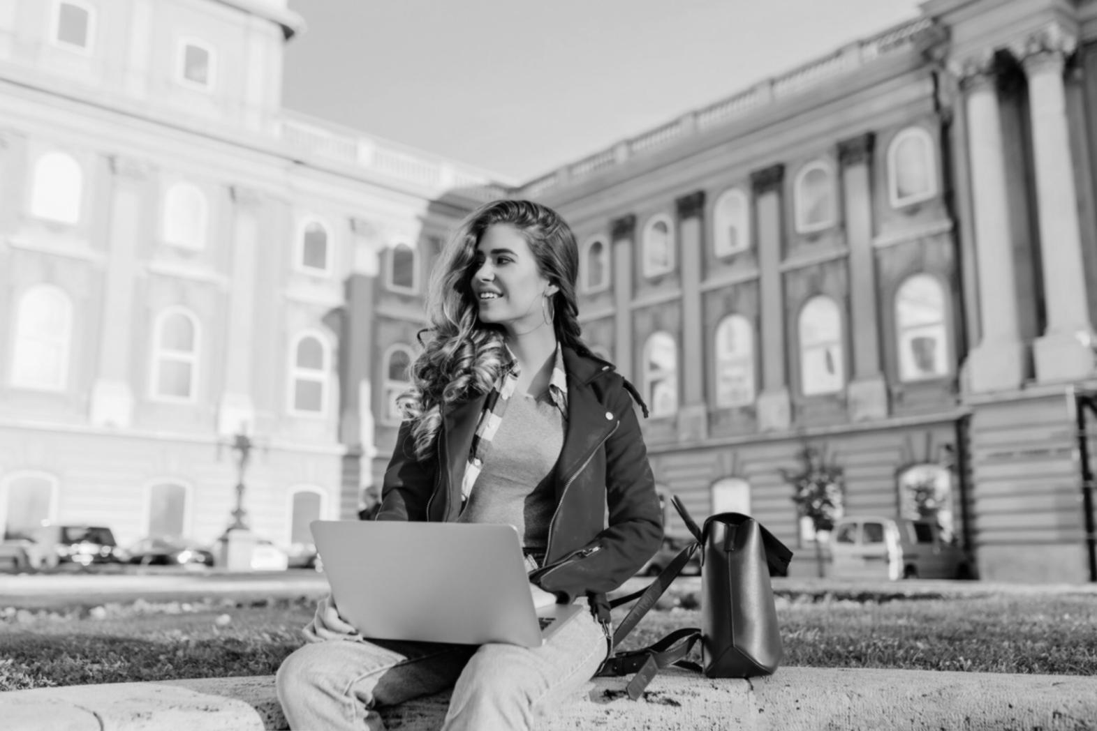 Moderne Arbeitsumgebung für Finanzberatung in Hannover